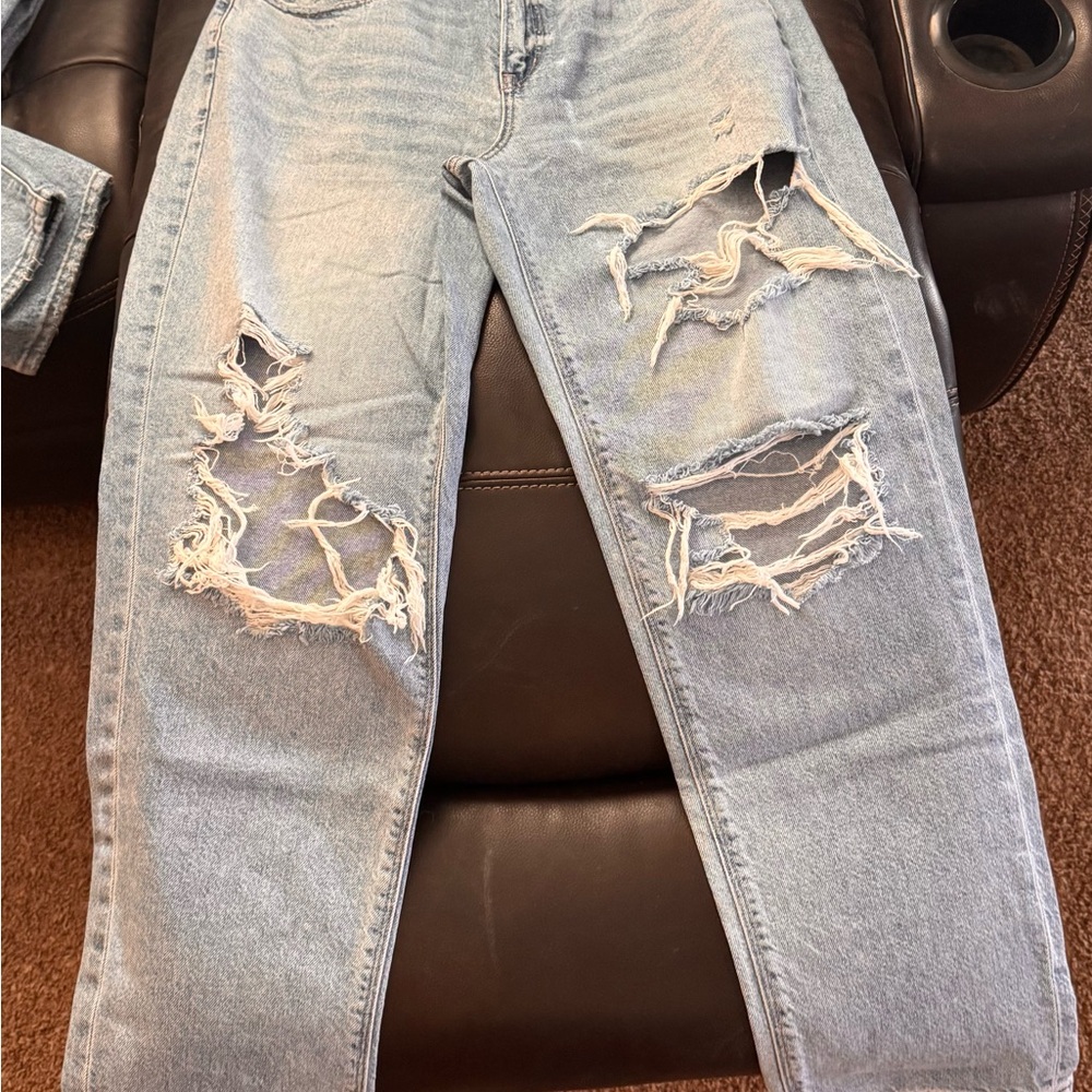 American Eagle Outfitters Light Blue Distressed Boyfriend Jeans